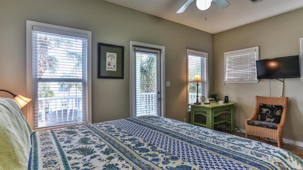 Biglows Bungalow: Beachside Retreat With Pet-friendly Perks