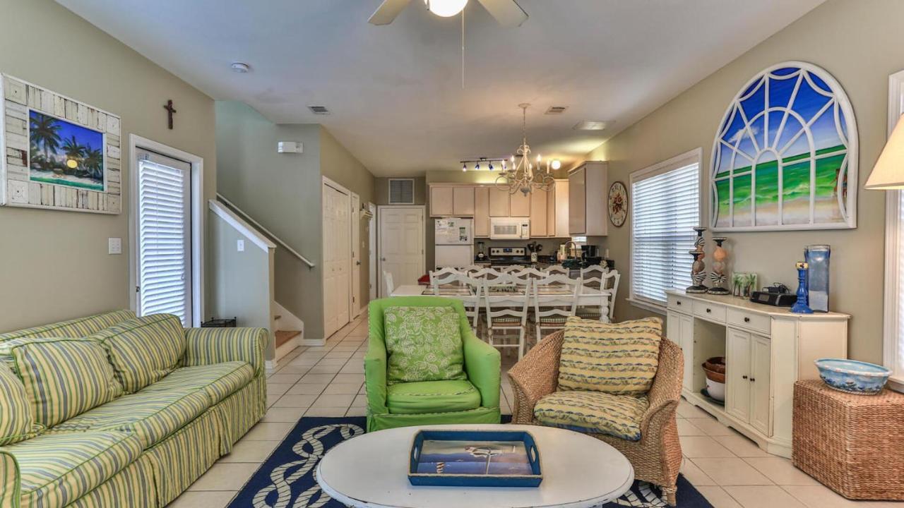 Biglows Bungalow: Beachside Retreat With Pet-friendly Perks Holiday home Destin