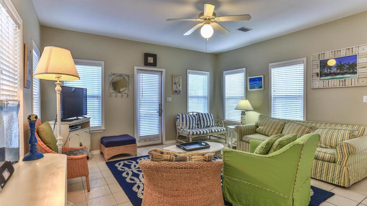 Biglows Bungalow: Beachside Retreat With Pet-friendly Perks Holiday home *