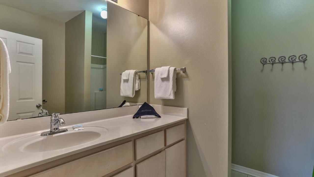 Сasa de vacaciones Biglows - About A Quarter Mile To Private Neighborhood Access, Pet Friendly, Community Pool *