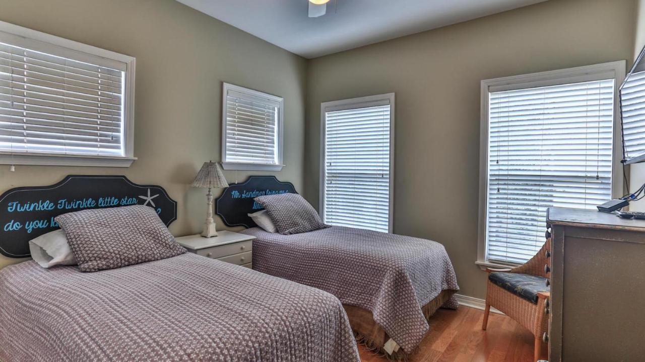 Сasa de vacaciones Biglows - About A Quarter Mile To Private Neighborhood Access, Pet Friendly, Community Pool