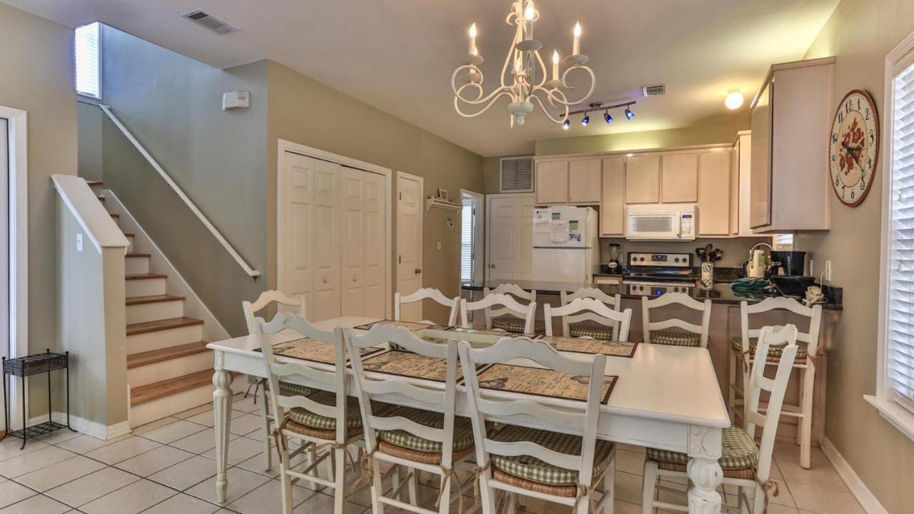 Biglows - About A Quarter Mile To Private Neighborhood Access, Pet Friendly, Community Pool *